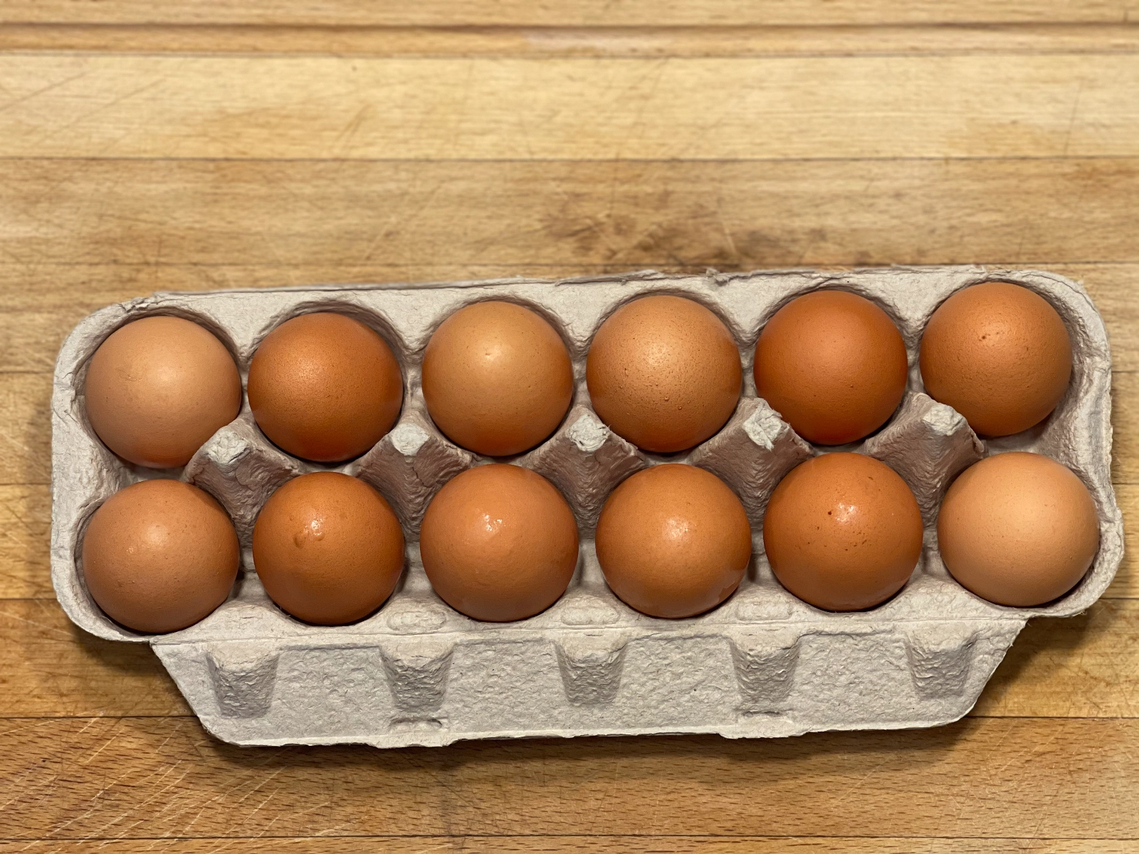 one-dozen-brown-eggs-free-range