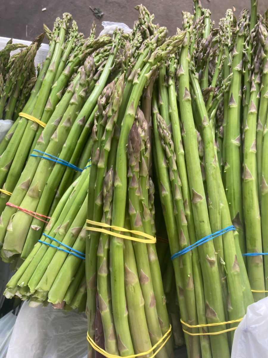 1/2 lbs bunch of asparagus | Market Wagon | Online Farmers Markets ...