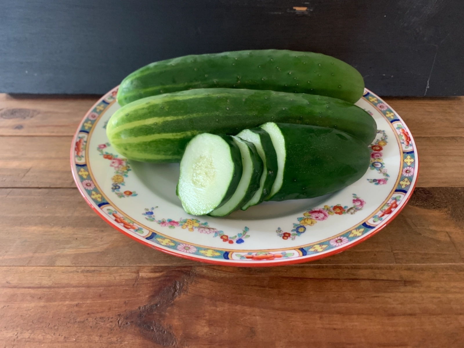 slicing-cucumber-