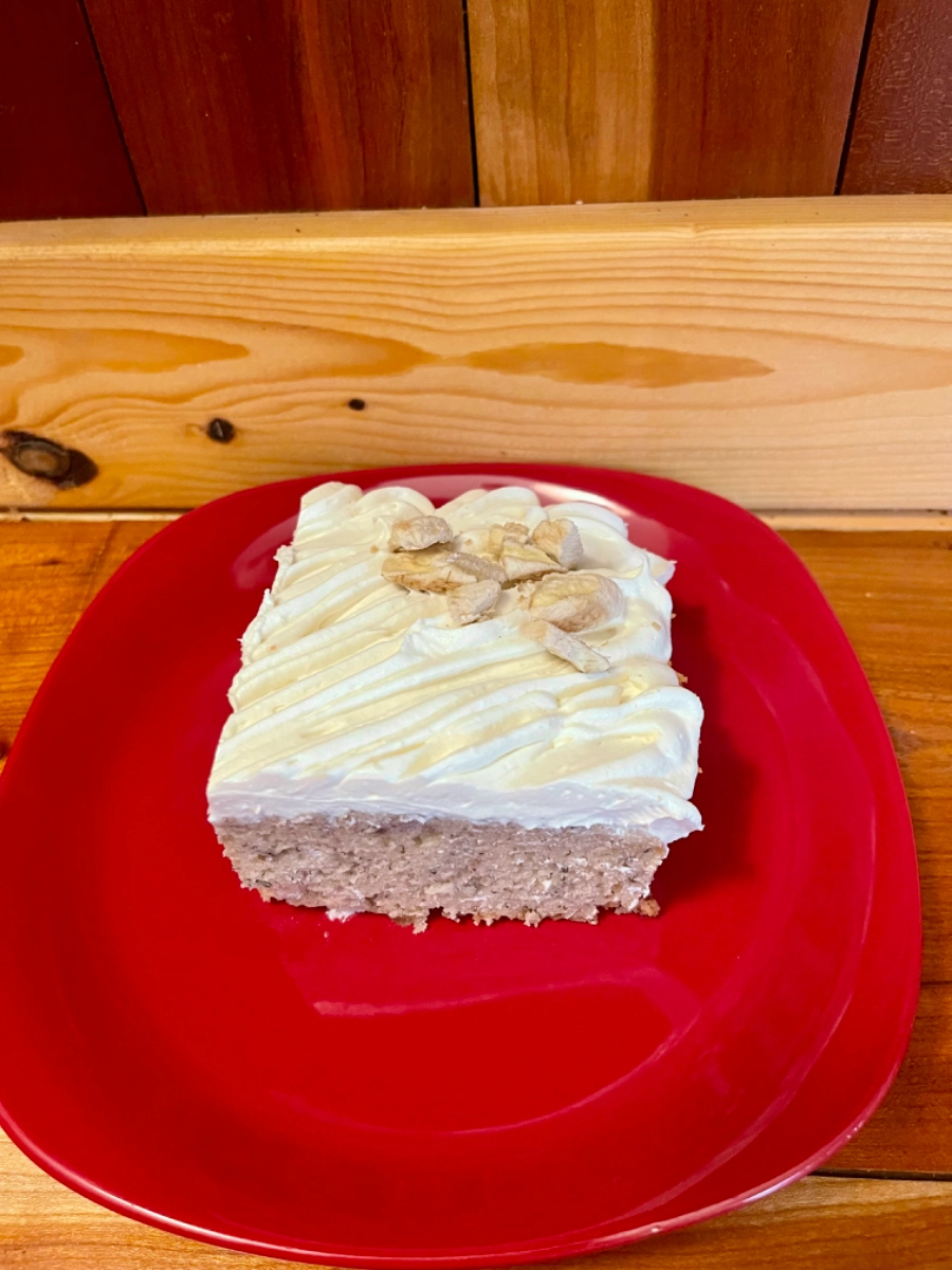 banana-cake-with-cream-cheese-frosting-slice