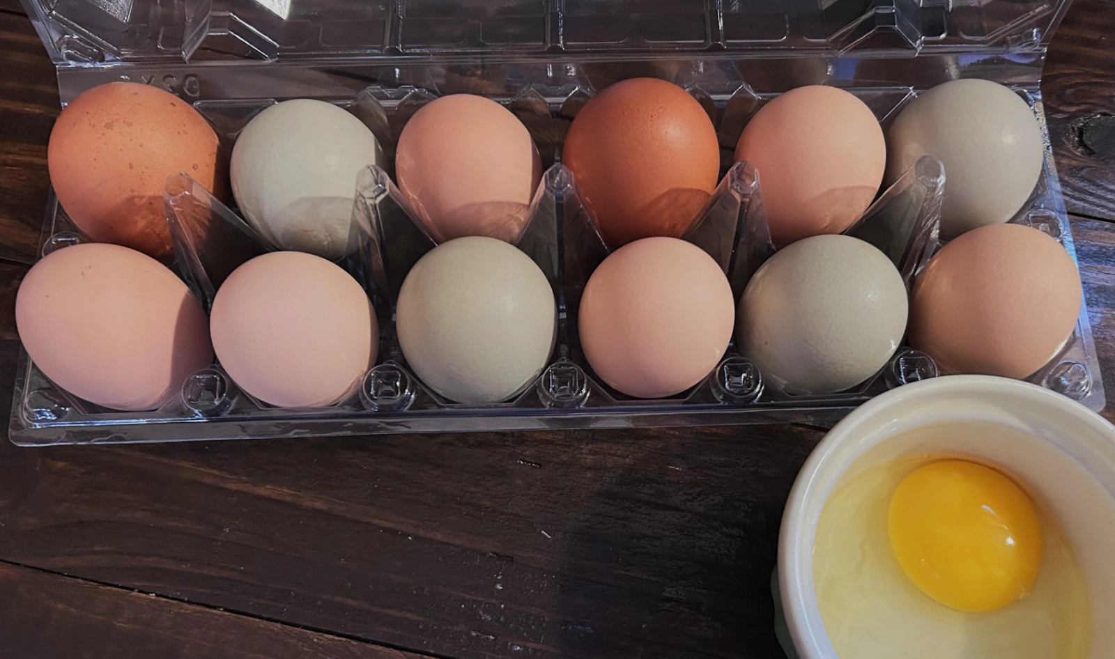 farm-fresh-chicken-eggs-lxl