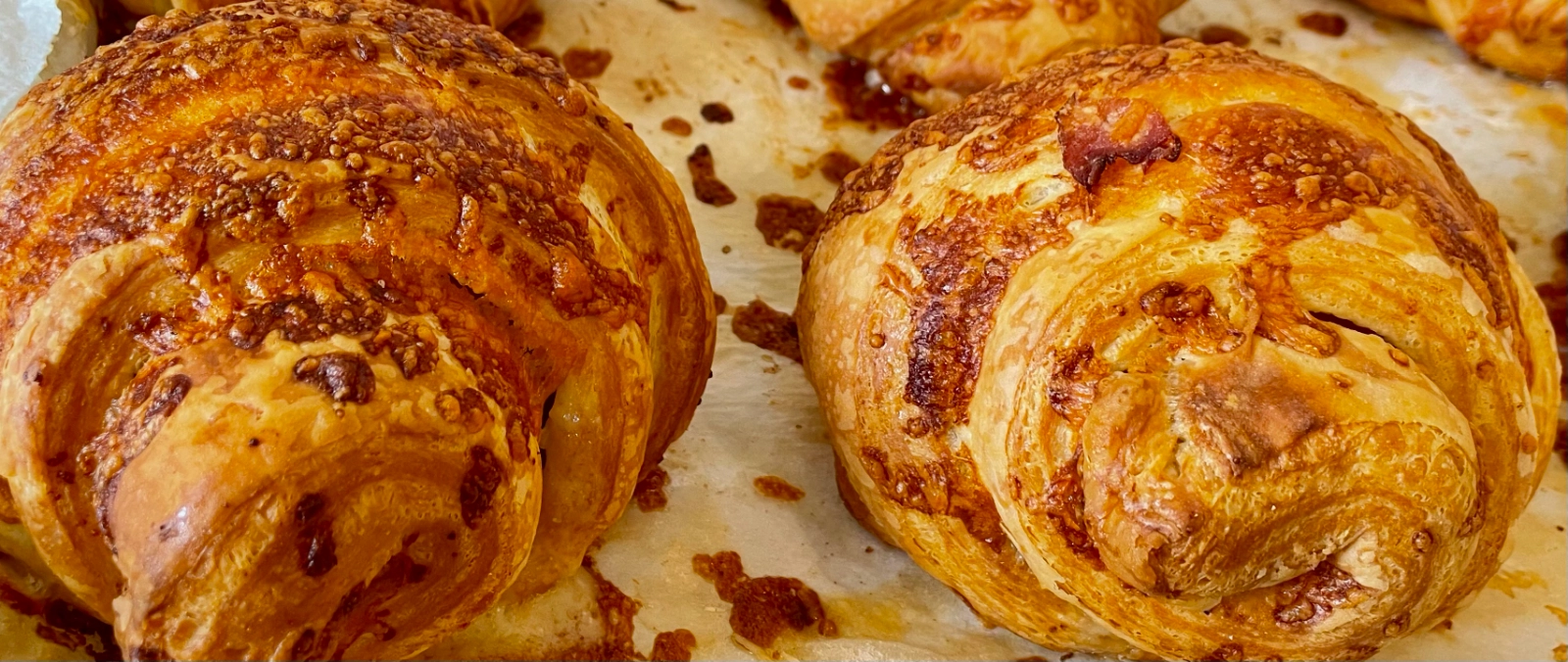 pepperoni-cheese-croissant-bakedin-2pack