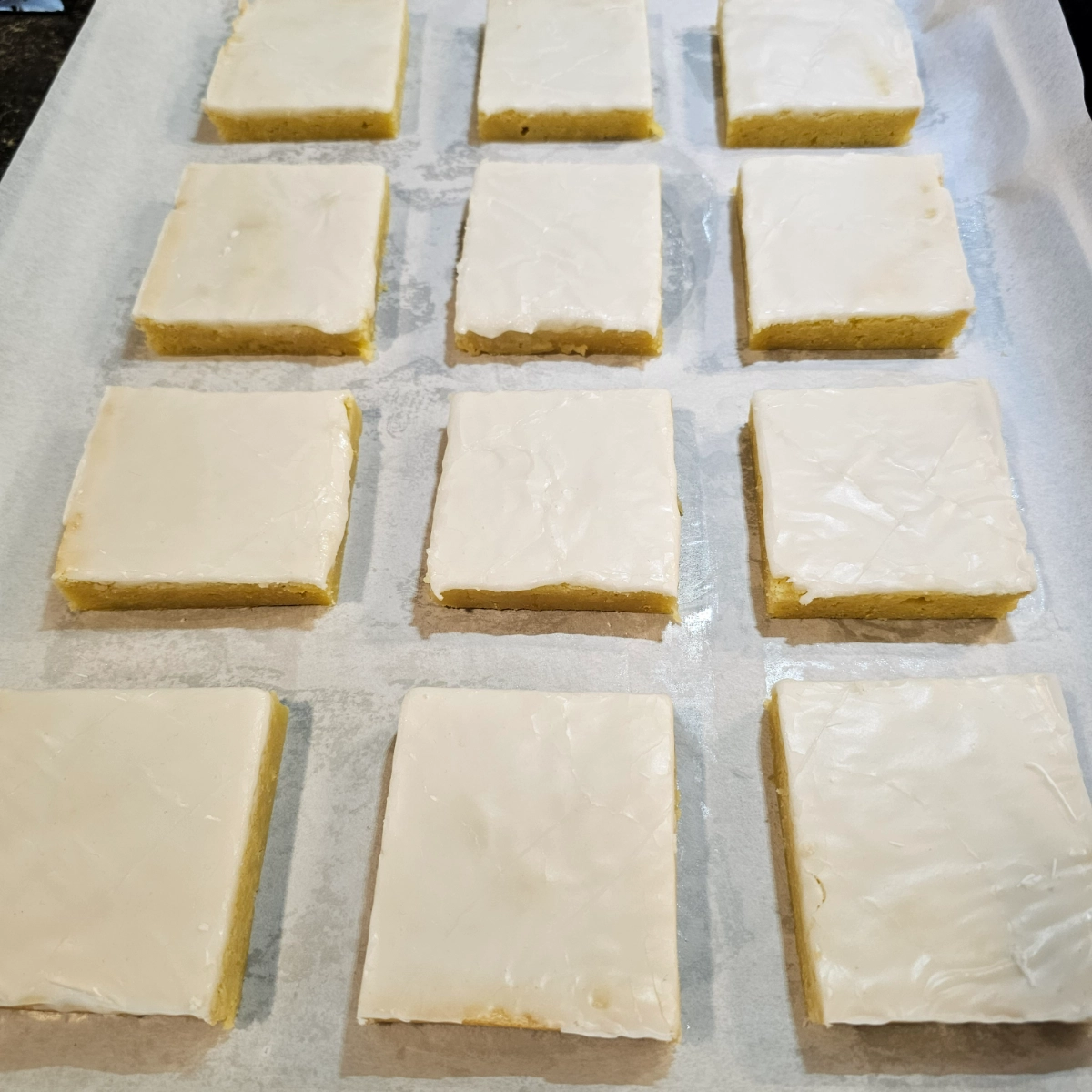 glazed-lemon-blondies-4-pack
