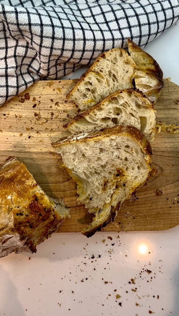 cheddar-everything-bagel-sourdough-loaf