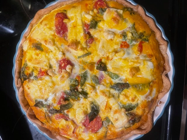 cherry-tomato-feta-and-arugula-quiche-whole-pie