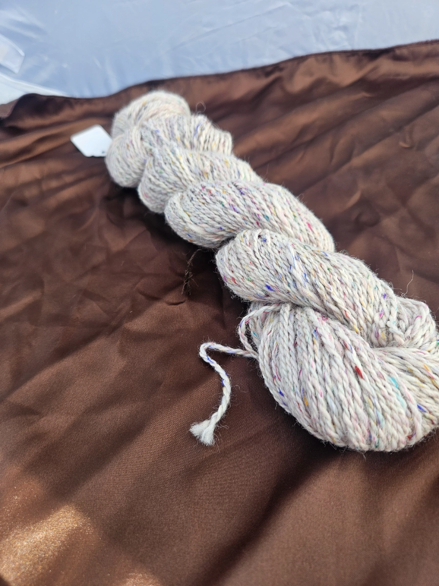 alpaca-and-rainbow-color-speck-yarn-