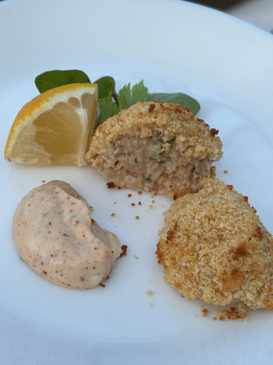 lions-mane-crab-cakes-8pk