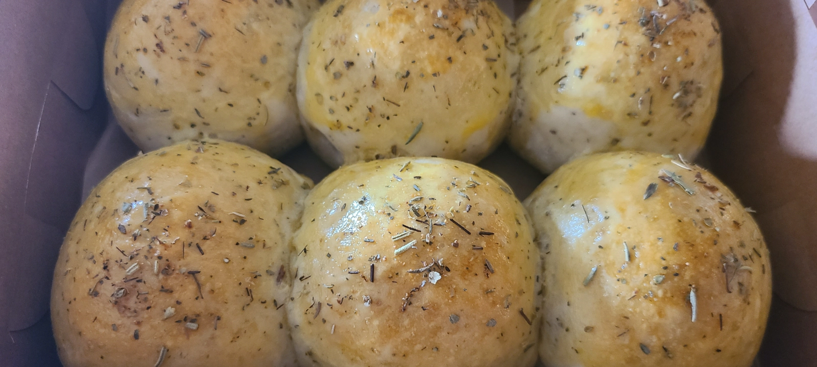 farm-fresh-baked-herb-dinner-rolls-6-rolls