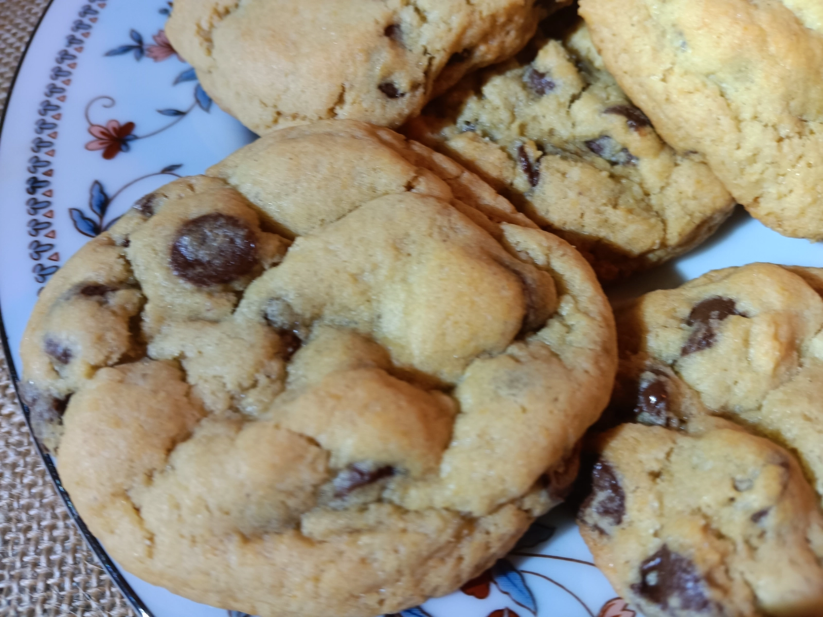 chocolate-chip-cookies-gluten-free-1-dozen
