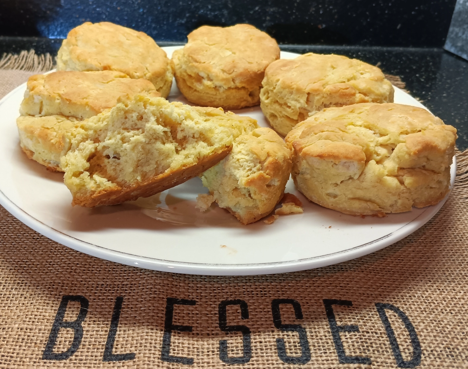 buttermilk-biscuits-gluten-free-6-count