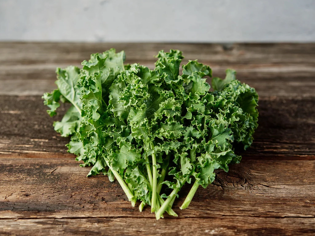 greens-curly-kale-bunch