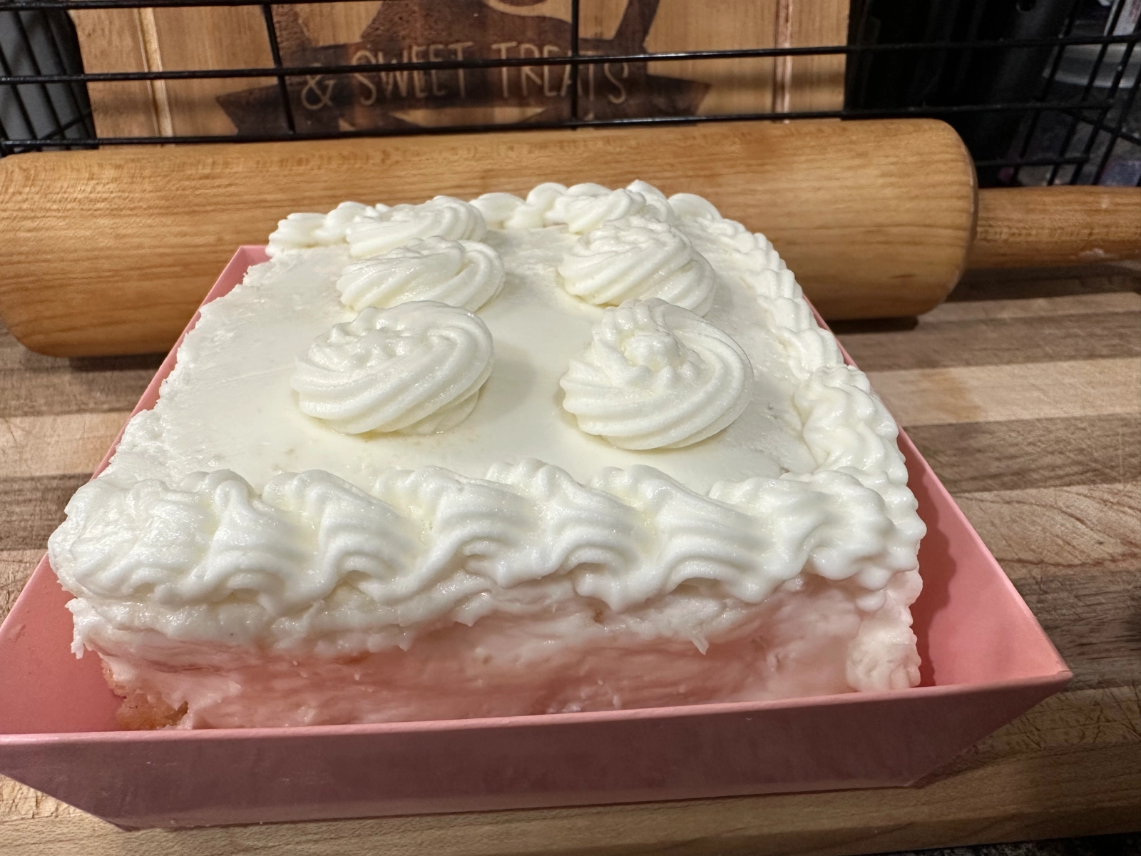 wedding-cake-slice-9-oz