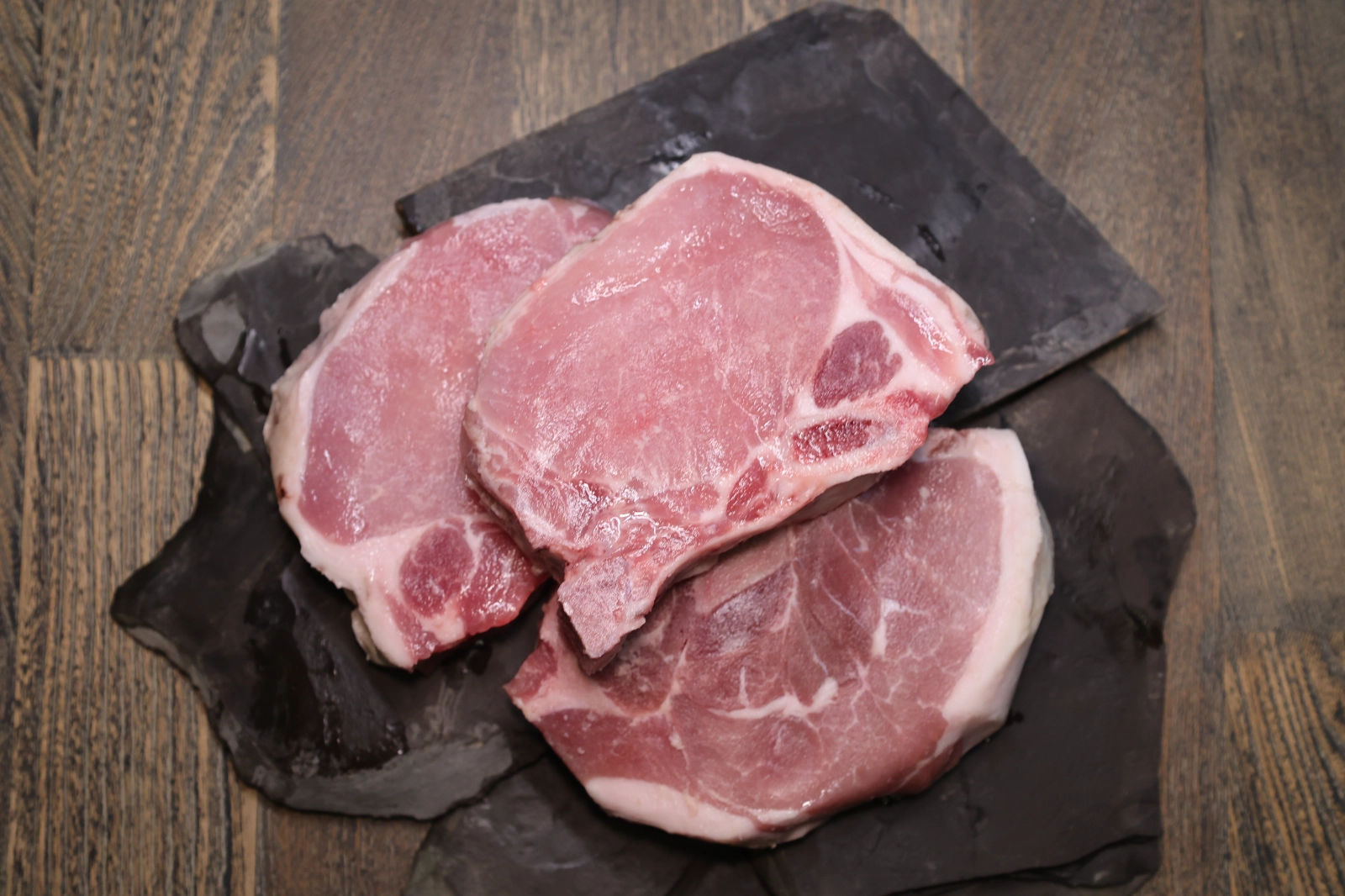 bonein-pork-chops-1-to-2-per-package-sell-by-weight