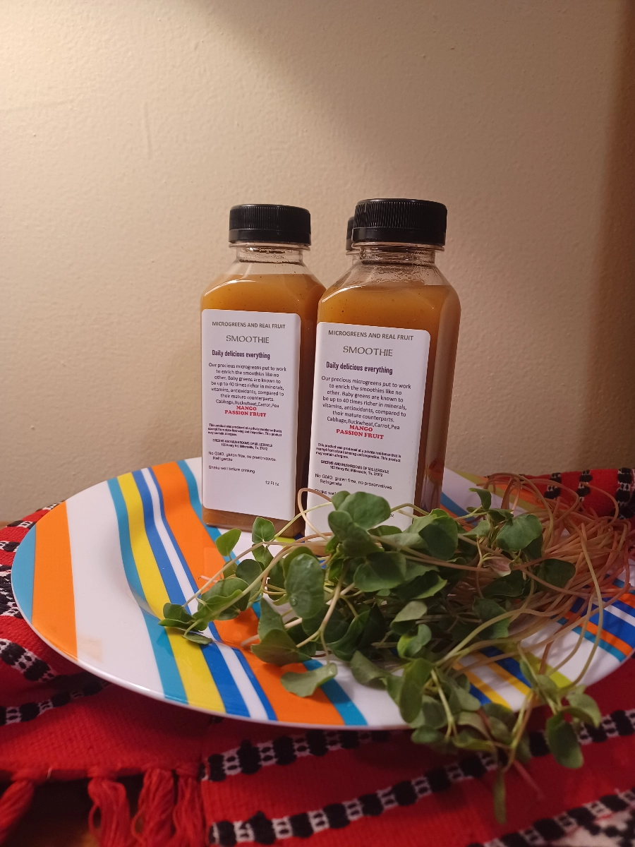 -mango-smoothiemicrogreens-powder-infused