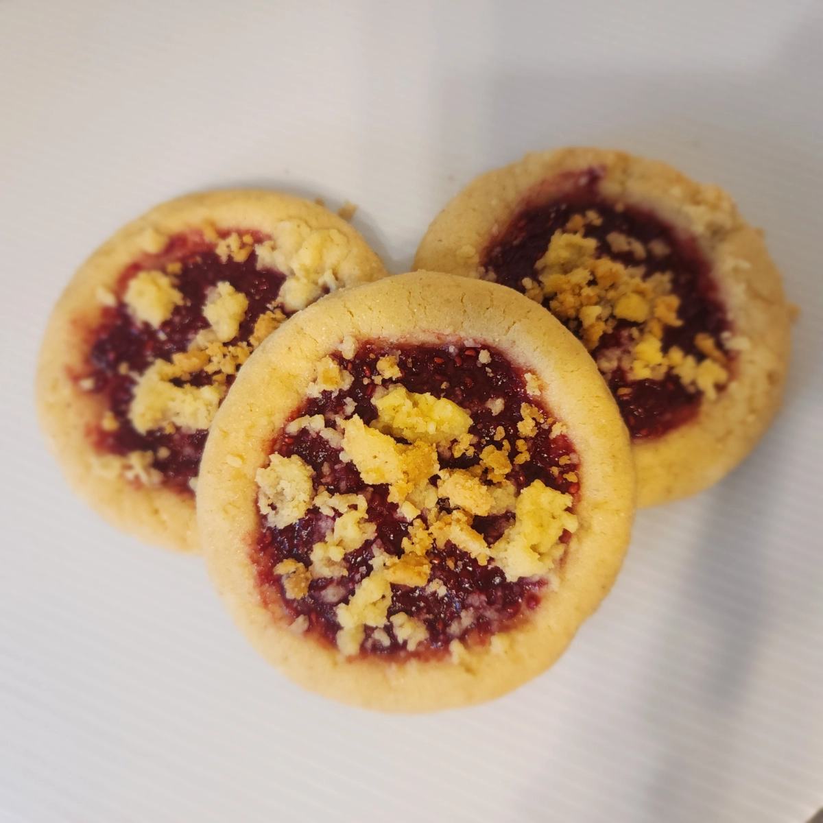 raspberry-crumble-cookie-half-dozen