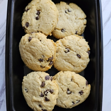 almond-chocolate-chip-cookies-12pc