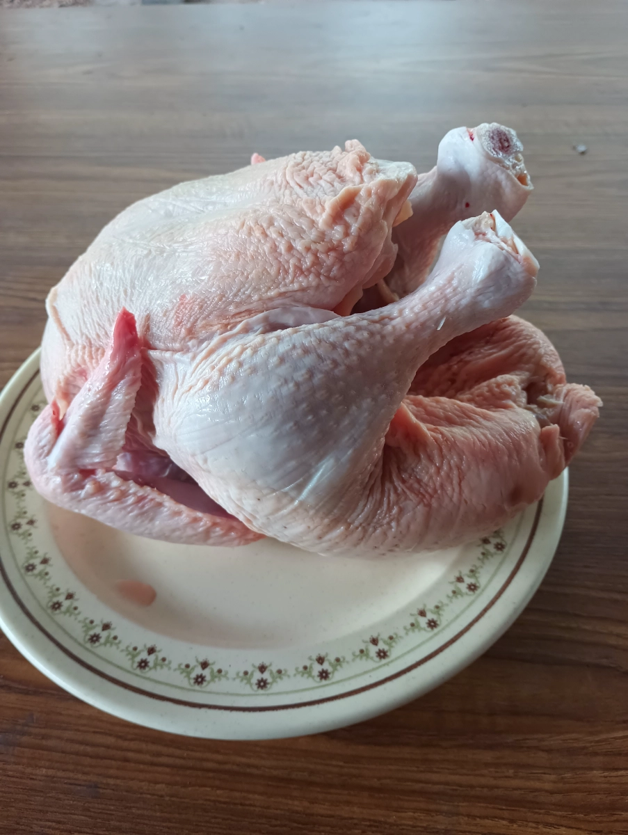 pasture-raised-whole-fryers-non-gmo-chicken-