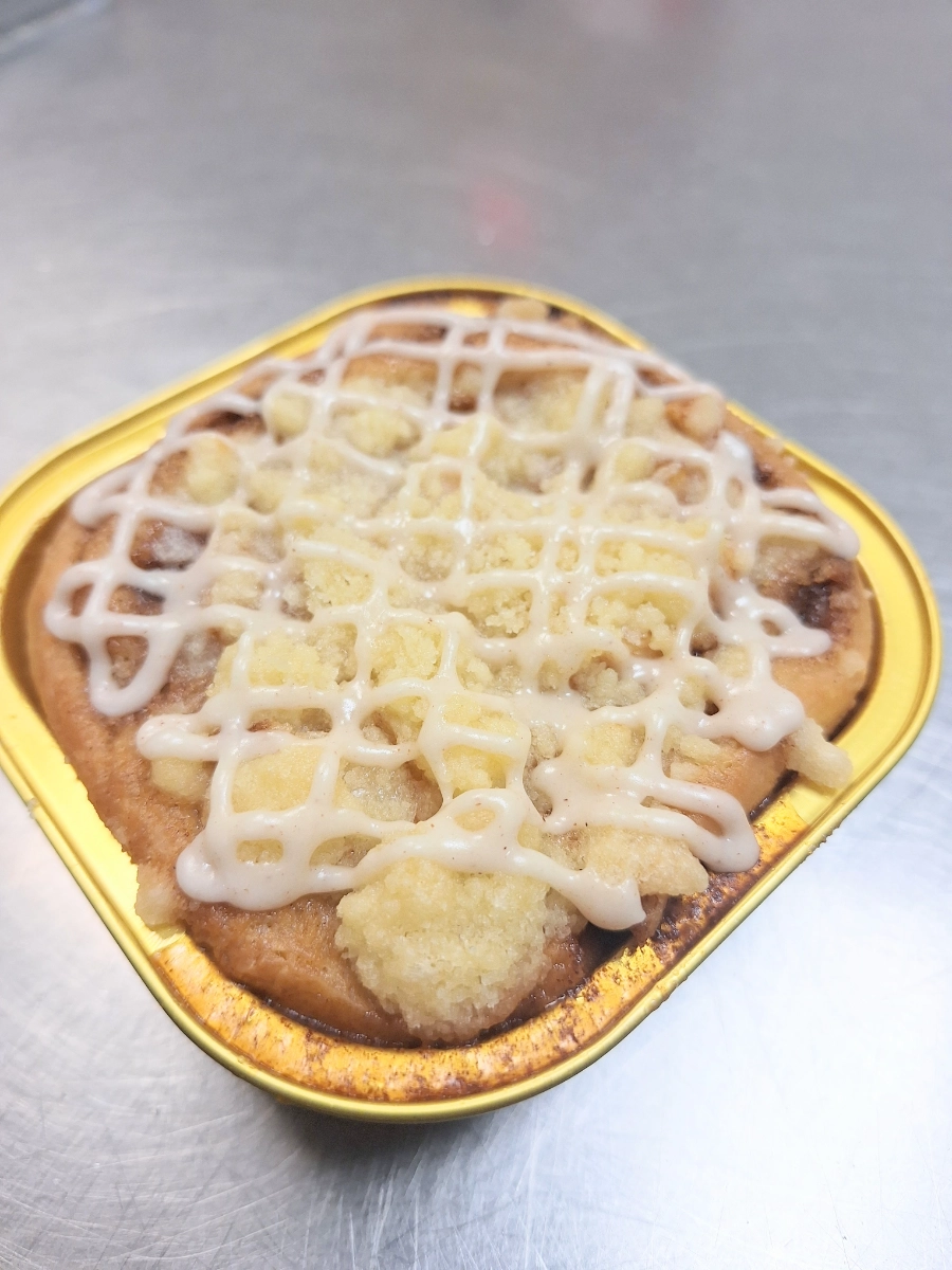 apple-pie-cinnamon-rolls-4-pack